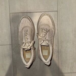 Dolce Vita Dolen Sneaker Size 9